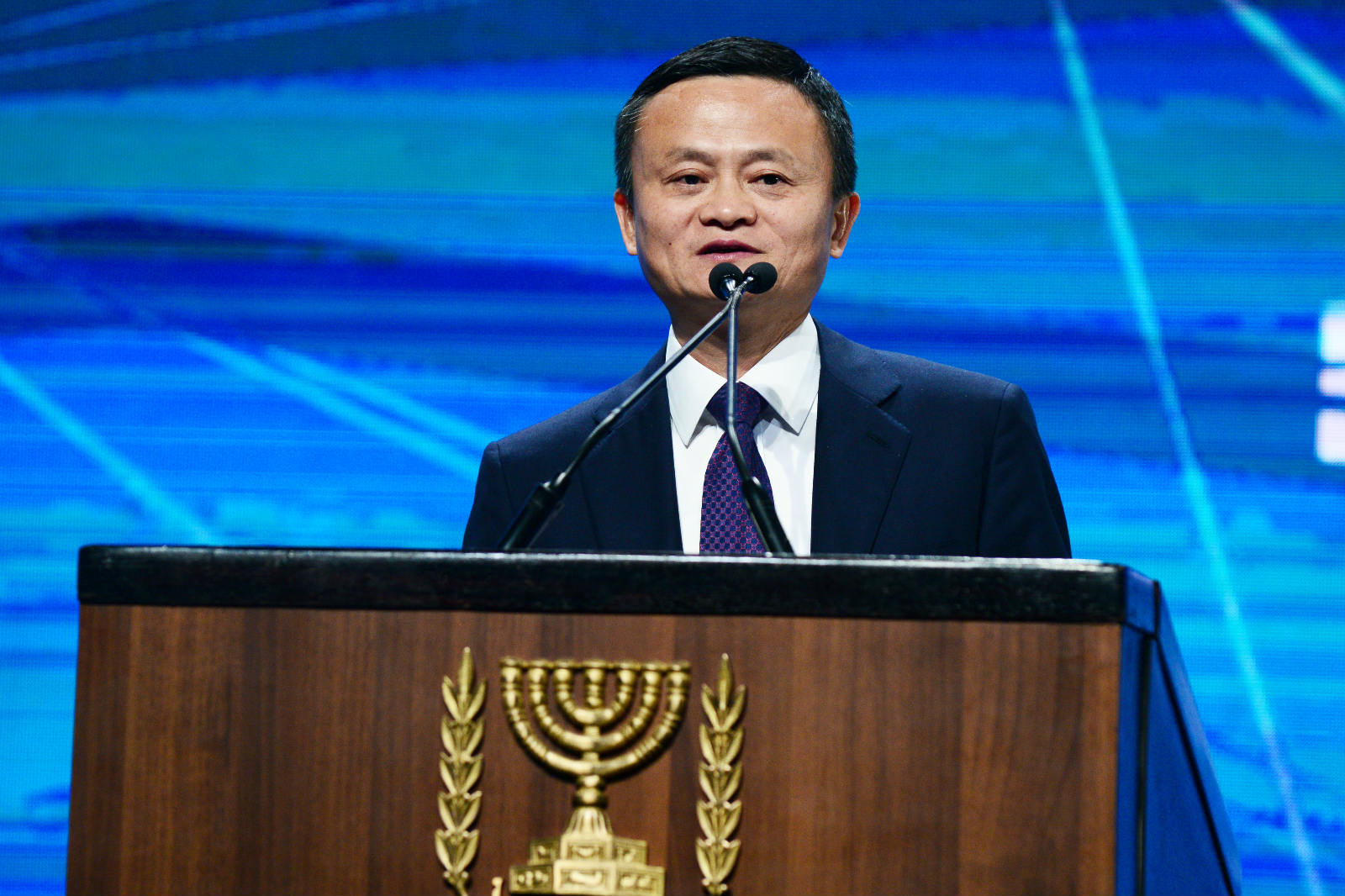 马云说创新者就像疯子,以色列总理:我跟你一起