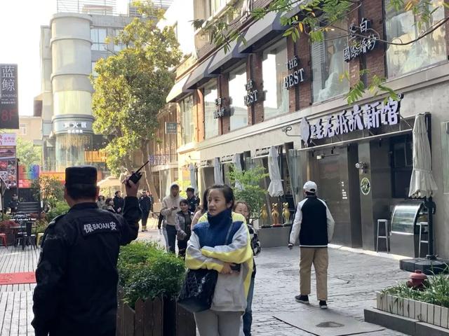这款奶茶因为搭上周杰伦爆红,排队3小时限购1杯,二手也有人买?-凤投会
